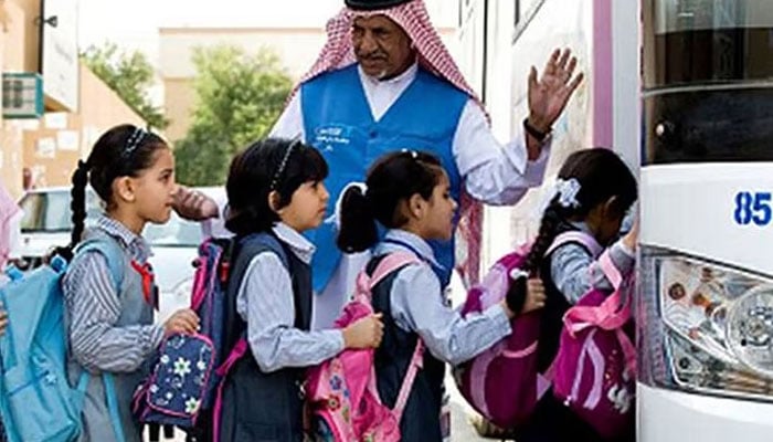 سعودی عرب: پہلی مرتبہ نئے تعلیمی سال کادو مرحلوں میں آغاز، 11 ریجنز میں آج سے سکول کھل جائیں گے
