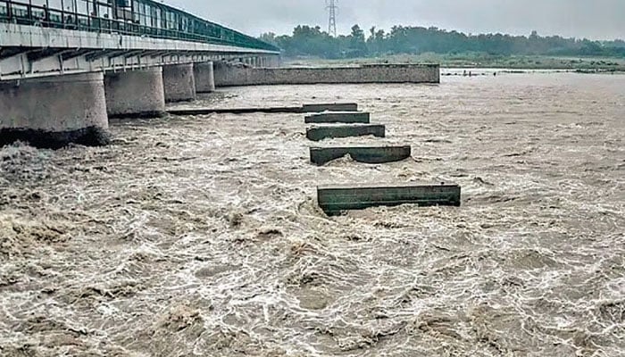دریائے چناب، راوی اور ستلج میں پانی کی سطح میں خطرناک اضافہ
