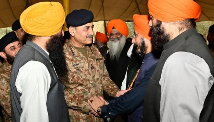 ’’سردار جی تہاڈا کیہ حال ایہہ، تہانوں مل کے مینوں بڑی خوشی ہوئی ایہہ‘‘