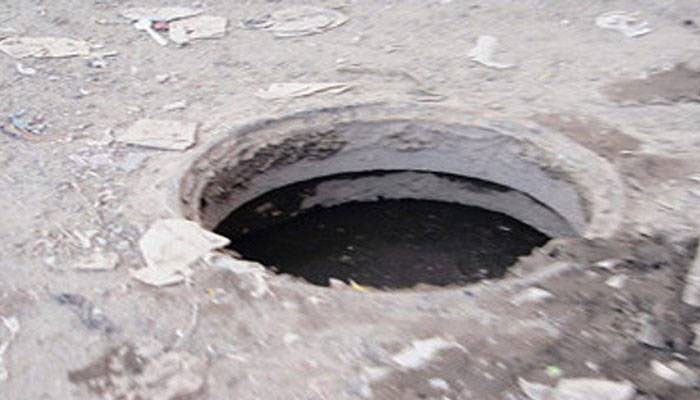 سلطان آباد سے پر اسرار طور پر لاپتہ بچے کی لاش گٹر لائن سے مل گئی