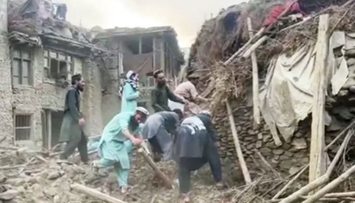 افغانستان میں تباہ کن زلزلہ، 800 سے زائد جاں بحق، شہباز شریف کا اظہار افسوس
