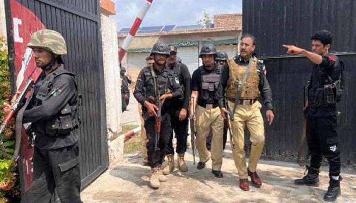 بنوں میں FC مرکز پر حملہ، 6 جوان شہید، بھارتی پراکسی کے 5 دہشتگرد ہلاک