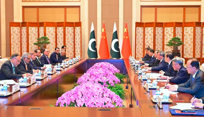 سی پیک فیز 2 اور 5 نئے کوریڈورز کیساتھ گوادر بندرگاہ جلد بحال کرنے کا فیصلہ