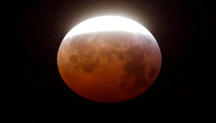 7 اور 8 ستمبر کی درمیانی شب مکمل چاند گرہن ہوگا