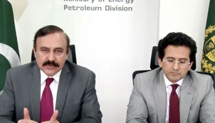 پہلے سال 3 لاکھ، دوسرے سال 6 لاکھ آر ایل این جی کنکشنز دیئے جائینگے