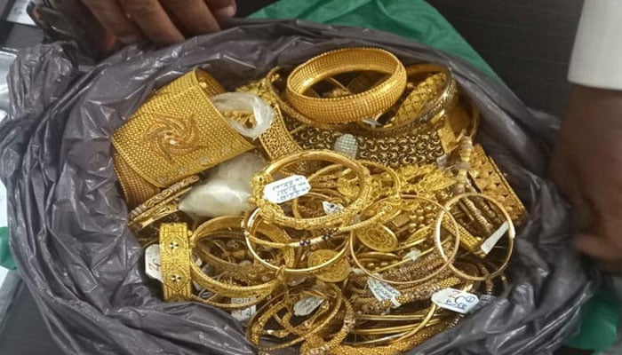 سابق ایم این اے کے گھر سے چور نقد رقم سونا اور پستول لے اڑے، مقدمہ درج