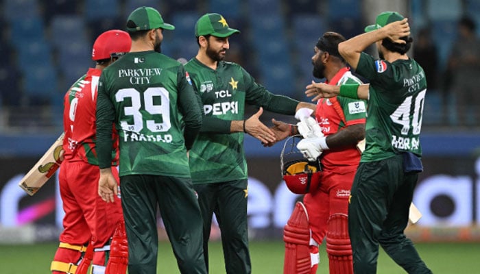 پاکستان کا بڑے گیم سے قبل چھوٹے شکار پر ہاتھ صاف، ایشیا کپ میں عمان کو شکست