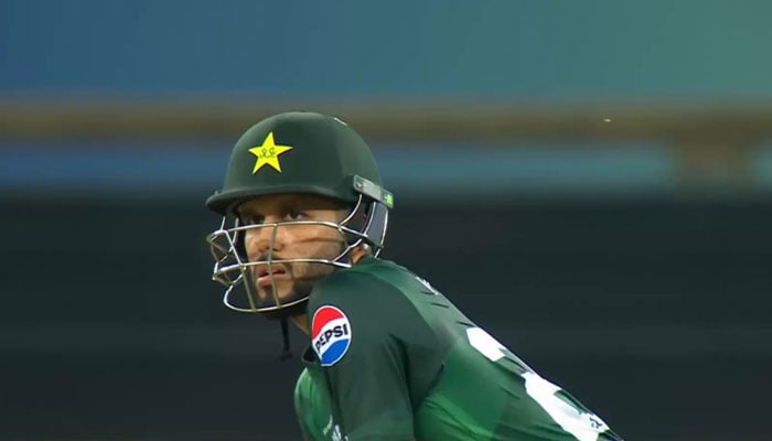 محمد حارث کو شعیب ملک پاور پلے میں بیٹنگ کرانے کے حامی