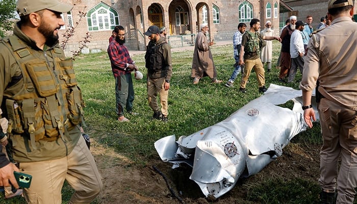 پاکستانی سوشل میڈیا پر بھارت کے رافیل طیارے گرانے کے چرچے