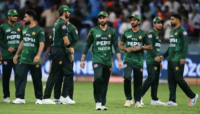 پاک بھارت میچ میں ہینڈ شیک کا تنازع، ریفری تبدیل نہ کیا تو مزید میچ نہیں کھیلیں گے، پاکستان، ایشیا کپ خطرے سے دوچار