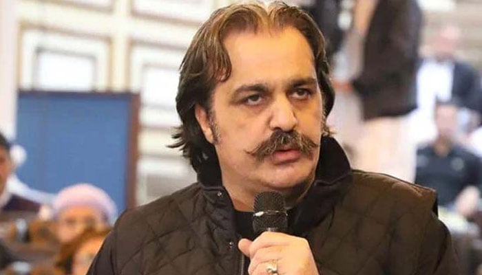 PTI میں منافق موجود‘پارٹی کمزور کر رہے ہیں‘ گنڈاپور