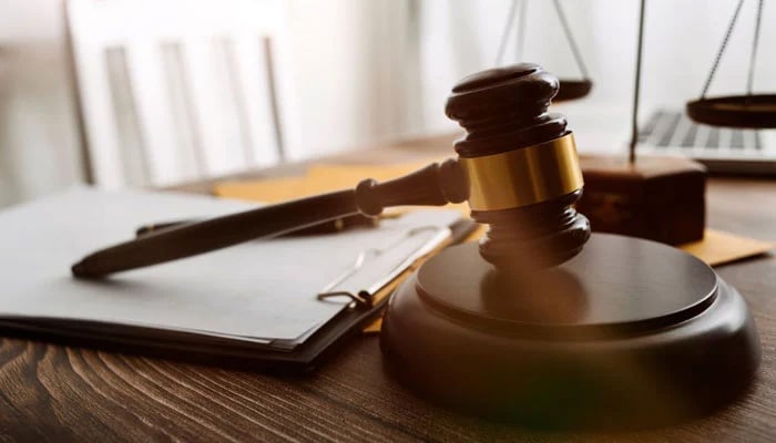 مقامی ہوٹل میں شلوار قمیض والوں کو سروس نہ دینے کا کیس