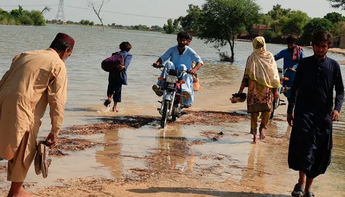 سندھ، نوشہرو فیروز اور گھوٹکی میں اونچے درجے کا سیلاب، کچے کے متعدد دیہات زیر آب