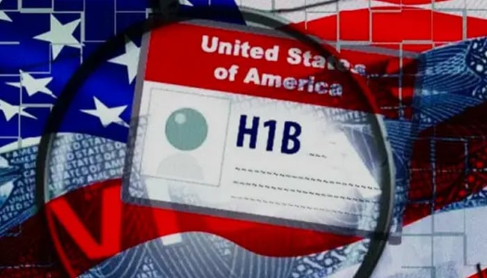 بھارت کو ایک اور دھچکہ، ٹرمپ کا H-1B ویزوں پر ایک لاکھ ڈالر فیس کا اعلان