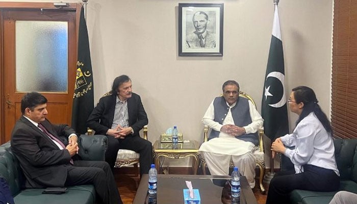 پاکستان چینی کمپنی کے ساتھ ملکر لیپ ٹاپ اور ٹیبلٹ کی صنعت قائم کریگا