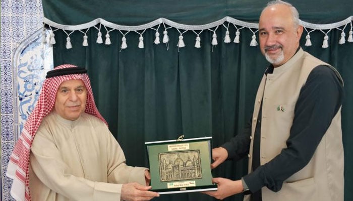 یواے ای میں پاکستانی سفارتخانے کی تزئین و آرائش، سفیر کا لاری ایکسچینج کی انتظامیہ سے اظہار تشکر