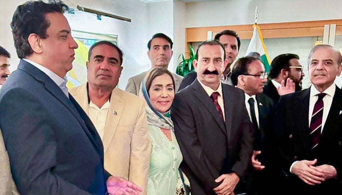 وزیراعظم شہباز کی مسلم لیگ (ن) امریکا کے عہدیداروں سے ملاقات