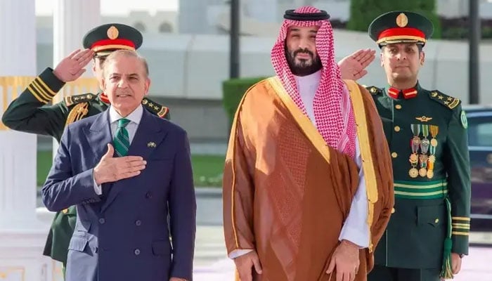 اسلامک نیٹو بن رہا ہے، پاک سعودی دفاعی معاہدہ مشرق وسطیٰ کا نقشہ بدل دے گا، تجزیہ کار