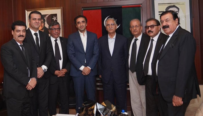 بلاول بھٹو زرداری کی سربراہی میں پیپلز لائرز فورم کا اجلاس