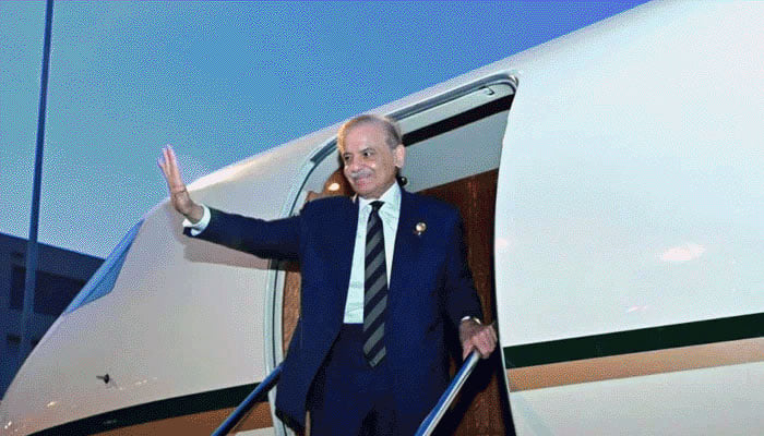 وزیراعظم لندن پہنچ گئے، نواز شریف کو دورۂ امریکا اور ٹرمپ ملاقات سے آگاہ کیا