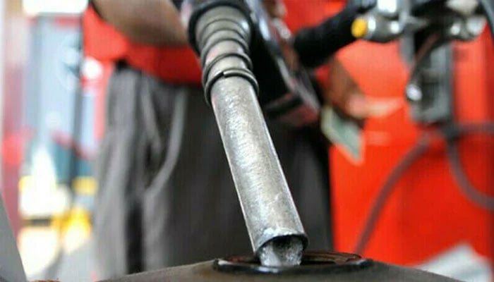 یکم اکتوبر سے پٹرولیم مصنوعات کی قیمتوں میں اضافے کا امکان