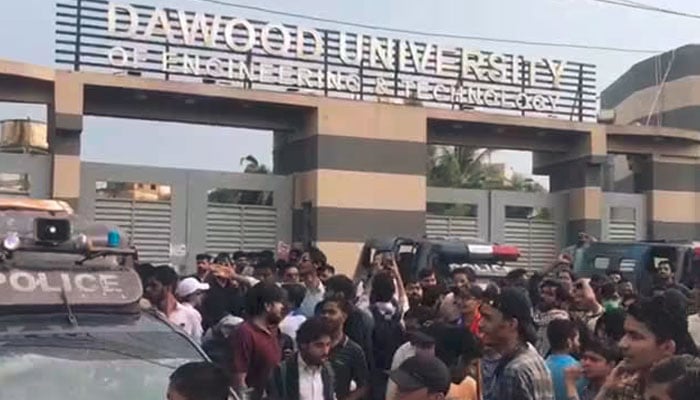 داؤد یونیورسٹی، طلبہ کے داخلوں کی جبری منسوخی کیخلاف احتجاجی تحریک کا آغاز