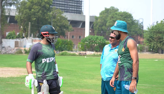 پاکستانی کرکٹرز کی سیناریو میچ میں شرکت
