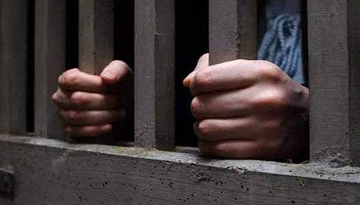 بہادرآباد سے چھینا گیا ٹرک برآمد، مقابلے کے بعد تین ملزمان گرفتار ،2 فرار