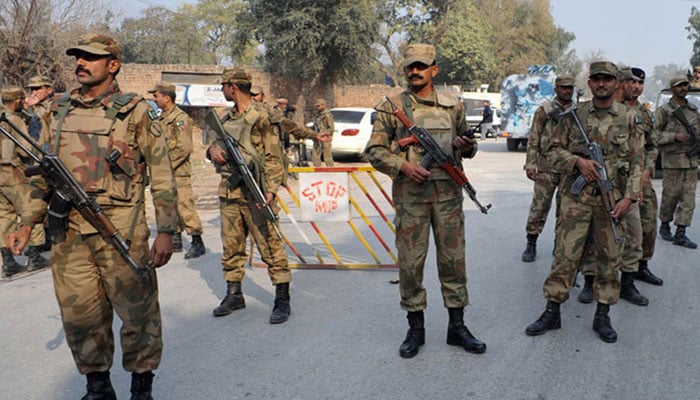 فوج کا کسی سیاسی جماعت سے تعلق ہے نہ رابطہ، مذاکرات سیاسی جماعتوں کے درمیان ہونے چاہئیں، سیکیورٹی ذرائع