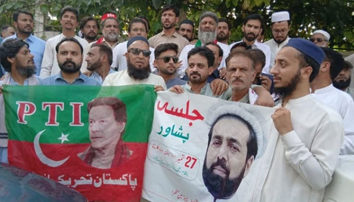 پشاور، تحریک انصاف جلسے میں بدانتظامی، گنڈاپور  ذمہ دار قرار، فیکٹ فائنڈنگ کمیٹی کی رپورٹ وزیراعلیٰ KP نے مسترد کردی