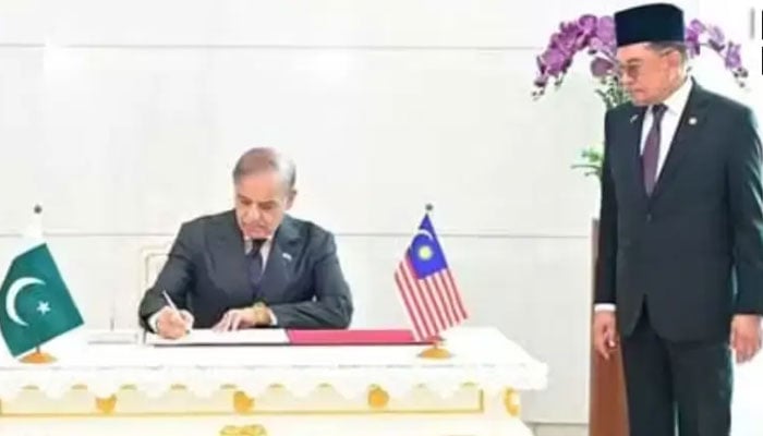 پاکستان اور ملائیشیا میں مفاہمت کی 6  یادداشتوں پر دستخط، شہباز شریف کی ملائیشین ہم منصب سے ملاقات