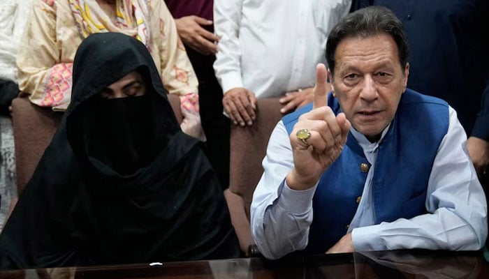 توشہ خانہ 2 کیس، عدالت کا عمران، بشریٰ بی بی کو اپنی بے گناہی ثابت کرنے کا آخری موقع