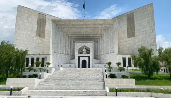 سپریم کورٹ ججز نے چاہتے نہ چاہتے 26 ویں ترمیم تسلیم کرلی، جسٹس جمال مندوخیل