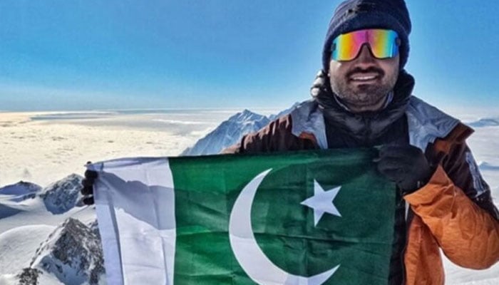 کوہ پیما اسد میمن کا نیا ریکارڈ
