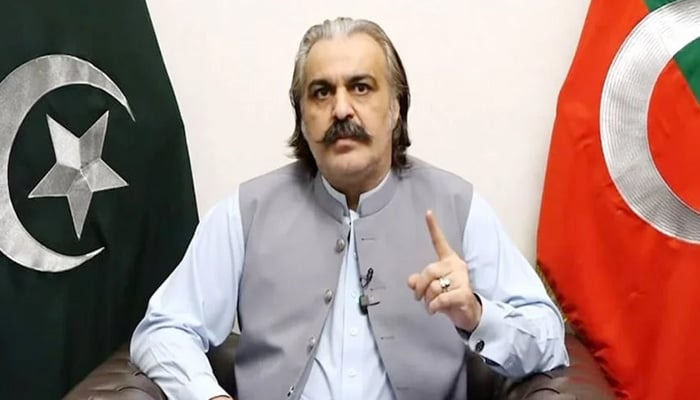 KP، اقتدار کی نئی بساط، ہلچل، وزیراعلیٰ گنڈاپور کا استعفیٰ گورنر کو موصول، اپوزیشن قیادت کے پشاور میں ڈیرے