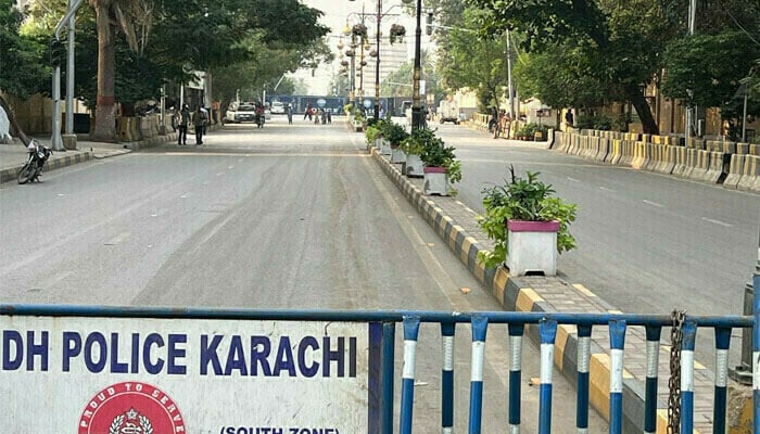 مذہبی جماعت کے احتجاجی مظاہرہ کے پیش نظر پریس کلب اور اطراف کی سڑکوں کو ہر قسم کی ٹریفک کے لئے بند کردیا گیا