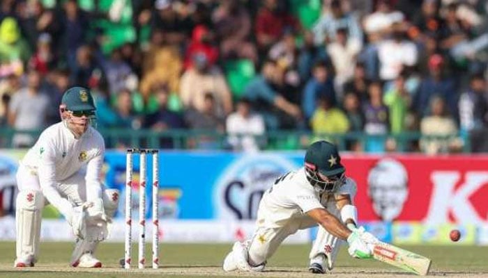 لاہور ٹیسٹ، پاکستان کی مستحکم پوزیشن، 313 پر پانچ آؤٹ، پچ اسپن کے لیے سازگار