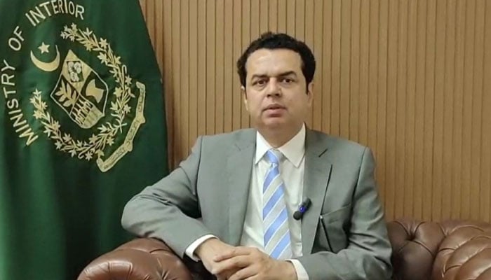 حکومت جو کررہی ہے اسٹیبلشمنٹ اس کیساتھ کھڑی ہے، طلال چوہدری