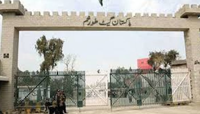طورخم بارڈر دوسرے روز بھی بند، تجارتی سرگرمیاں اور آمدورفت معطل