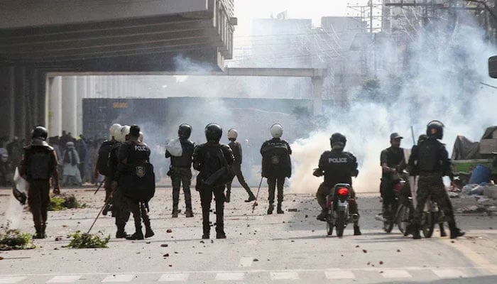مریدکے، مظاہرین منتشر، جھڑپوں میں  SHO سمیت 5 افراد جاں بحق، درجنوں زخمی