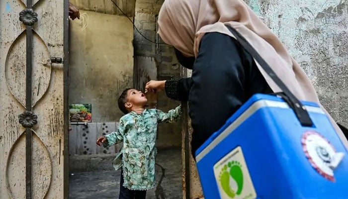 انسداد پولیو مہم، انکاری میں سے تیس فیصد بچوں کی ویکسی نیشن مکمل