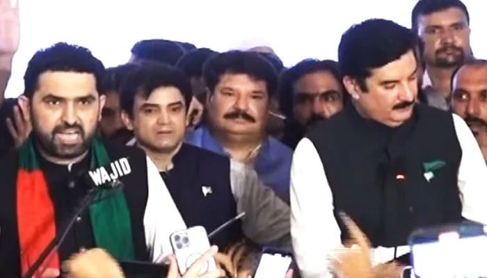 خیبر پختونخوا، نومنتخب وزیراعلیٰ سہیل آفریدی نے عہدے کا حلف اٹھالیا