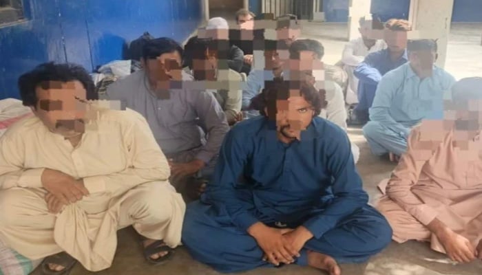 سمندر کے راستے ایران جانے والے 13 ملزمان گرفتار