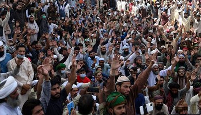 پی ٹی آئی دور میں تحریک لبیک پر پابندی لگی، پھر اٹھالی گئی