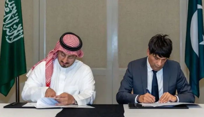 فٹبال کی ترقی کیلئے پی ایف ایف اور سعودی عرب میں معاہدہ