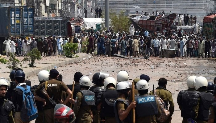 پولیس کا TLP کے پرتشدد مظاہرین کے خلاف کریک ڈاؤن، 954 افراد گرفتار