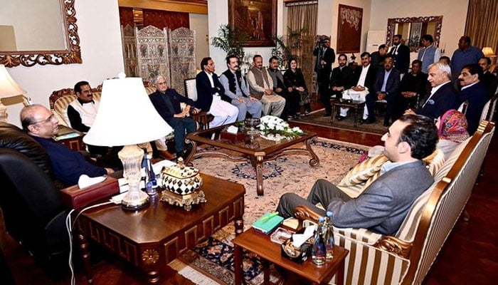 پیپلزپارٹی کا آزاد کشمیر میں حکومت بنانے کا اعلان، صدر زرداری نے تحریک عدم اعتماد لانے کی منظوری دیدی