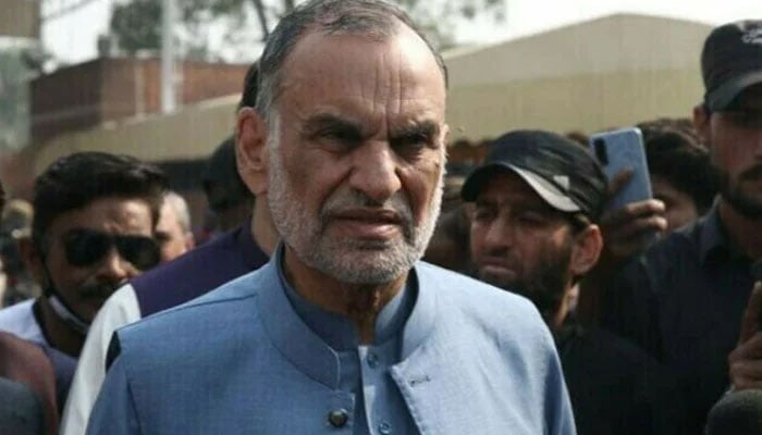 سینیٹر اعظم سواتی کا نام پاسپورٹ بلاک لسٹ سے نکالنے کا حکم