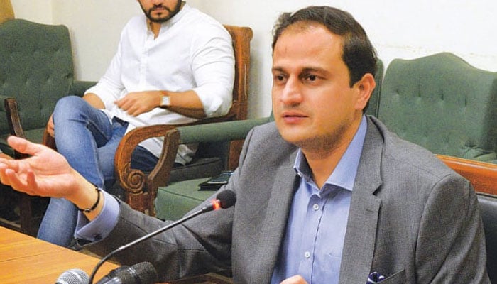 مرتضیٰ وہاب میئرز فورم میں شرکت کیلئے دبئی روانہ