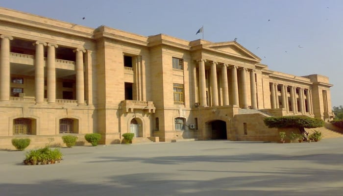 سربمہر مخدوش عمارتوں سے رہائشیوں کو سامان نکالنے کی اجازت مل گئی